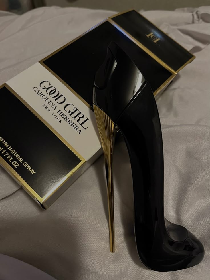 Carolina Herrera BLACK GOOD GIRL PERFUME
